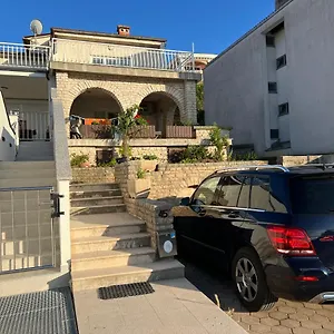 By The Sea 1 Apartment