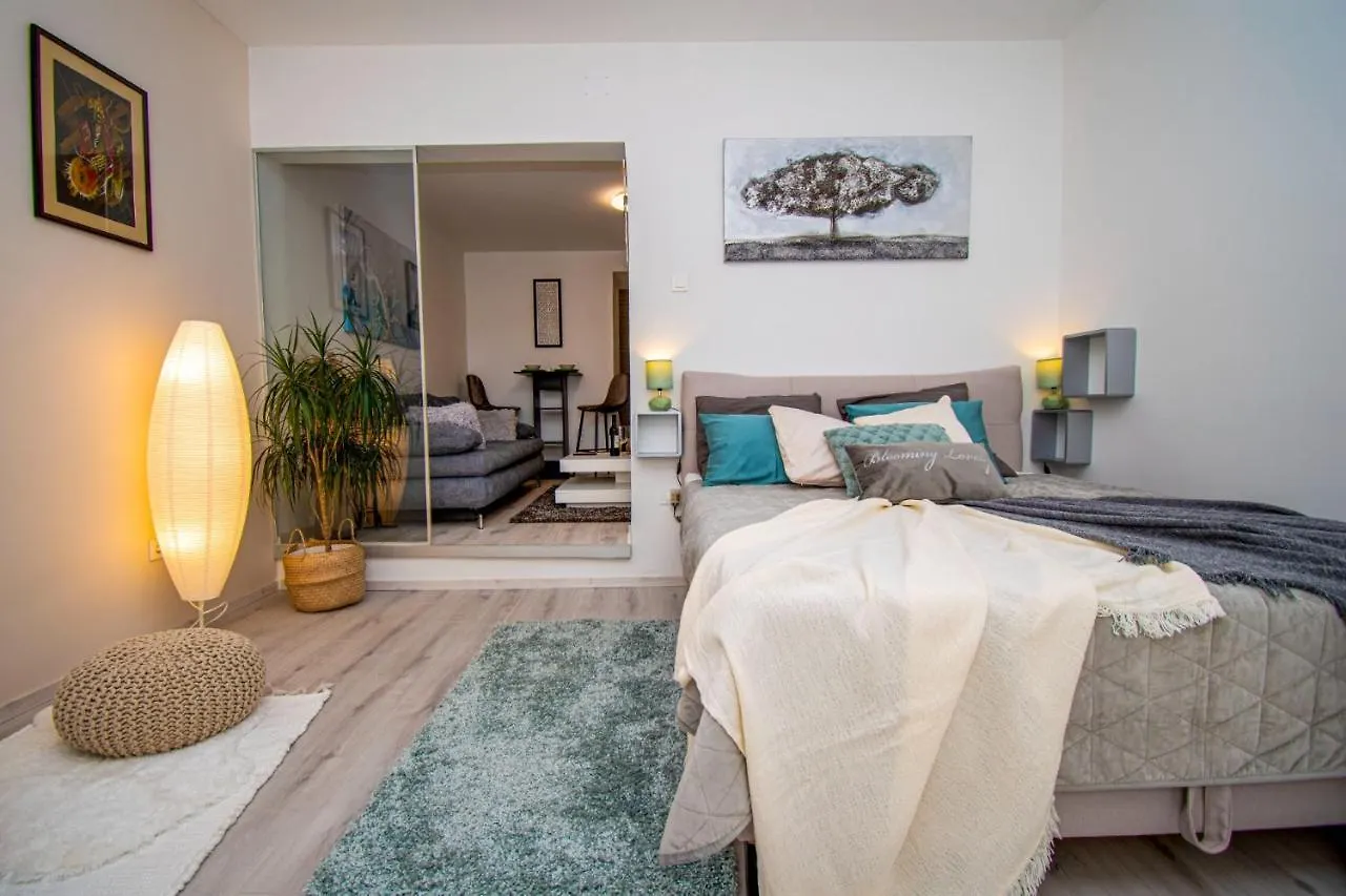 פולה Oasis Apartment קרואטיה